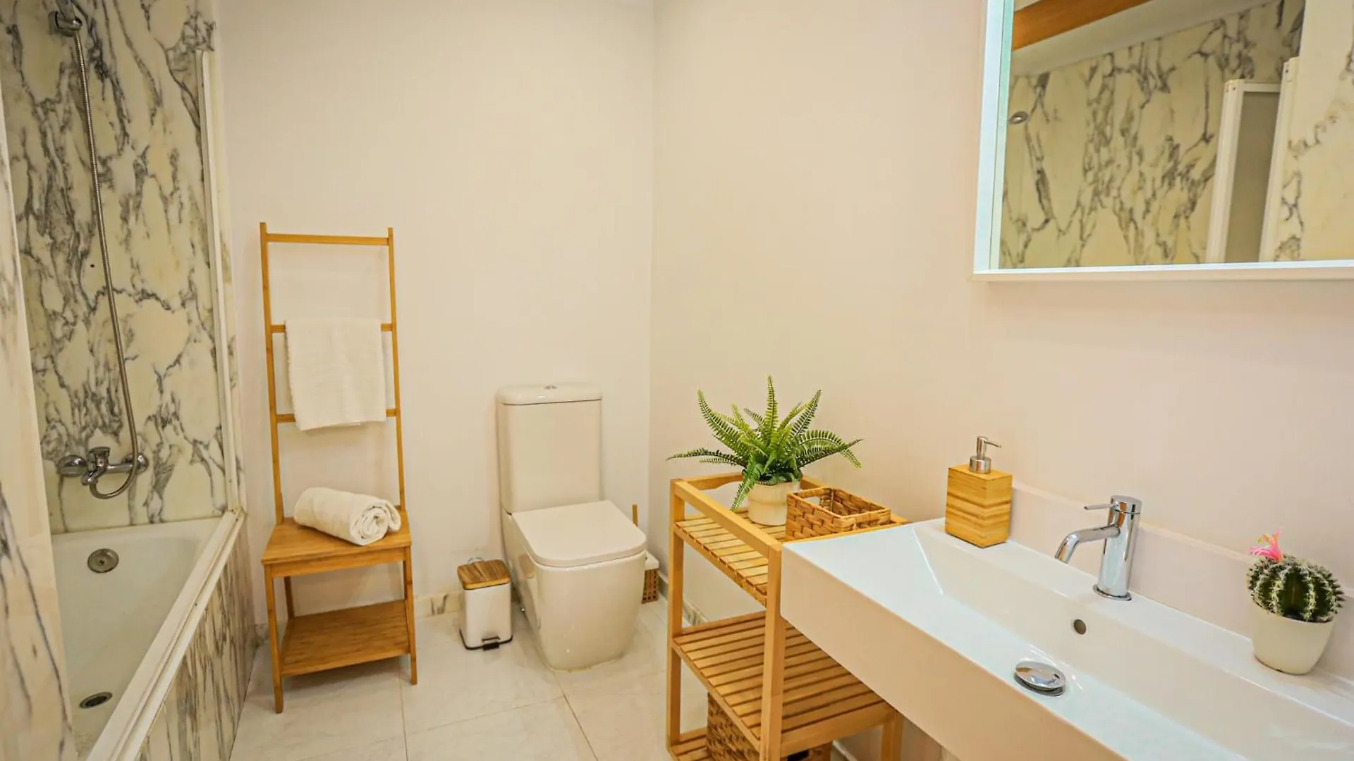 Litoral Costa Dorada - Estrella Only Families Apartment Salou